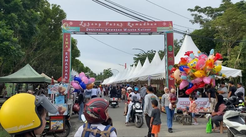 Lorong Pasar Ramadan Tenggarong Masih Terbuka, Pedagang Dapat Kesempatan Tambahan