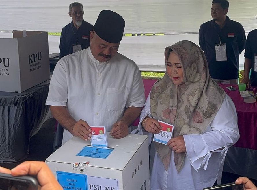 Bupati Kukar Edi Damansyah Gunakan Hak Pilih di PSU, Serukan Partisipasi dan Jaga Kondusivitas