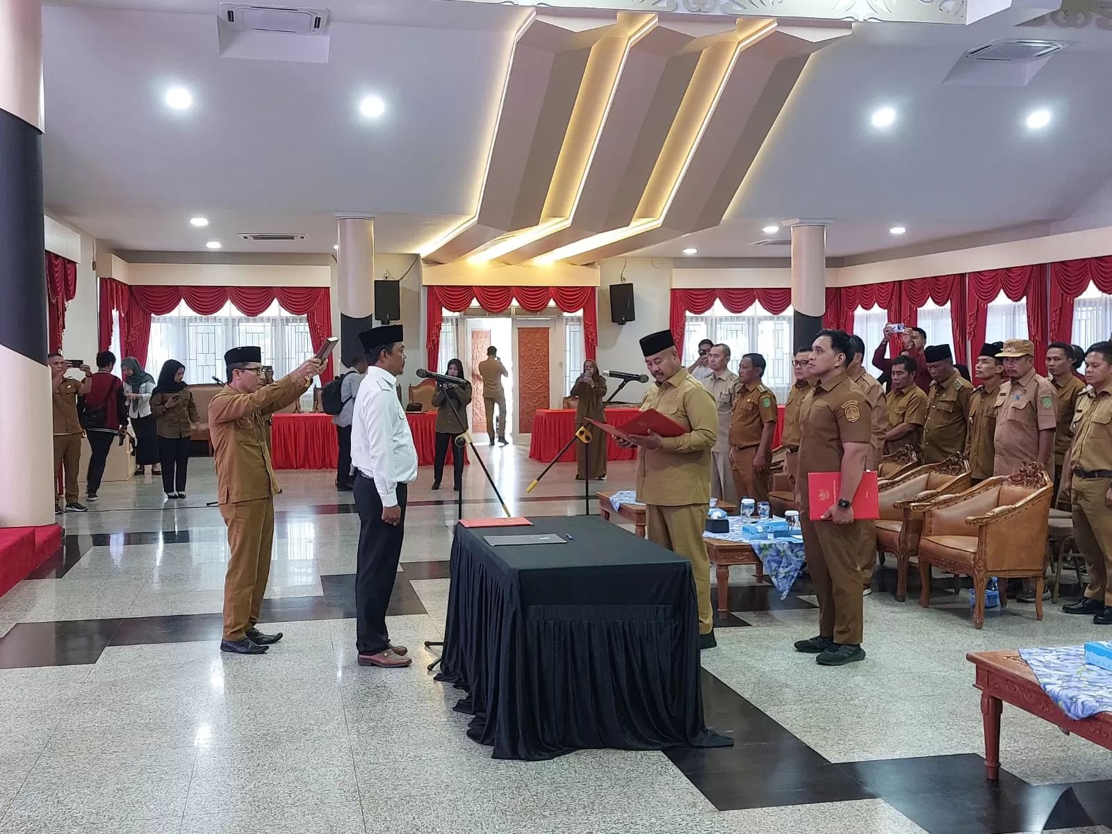 Bartolomeus Rambung Dilantik Jadi Pj Kades Long Beleh Modang, Fokus Persiapan Pilkades PAW