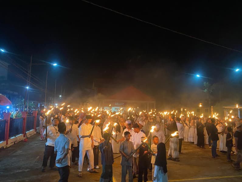 Pawai Obor Maluhu Meriahkan Tahun Baru Islam, Warga Kompak Gelar Swadaya